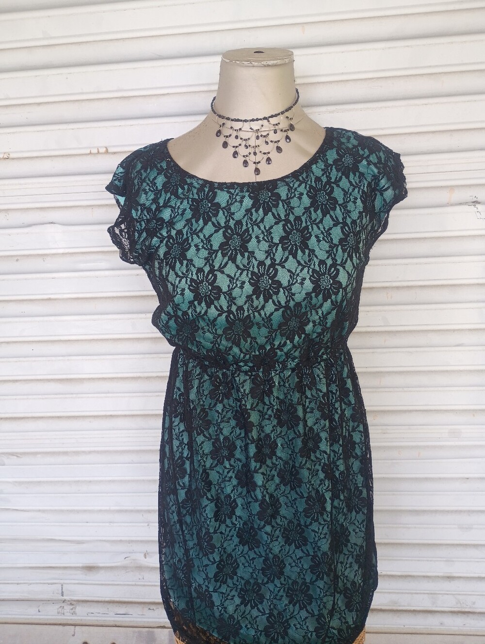 Semi Formal Cap-Sleeve Knee Length Dress Free Necklace Mob Mom Gothic Y2k